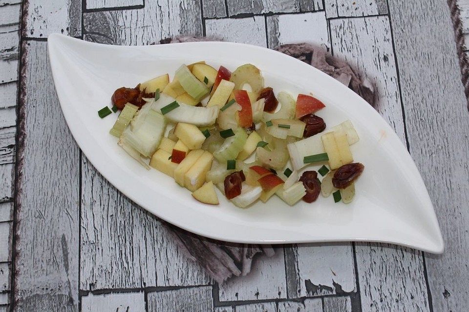 Stangensellerie-Apfel-Salat