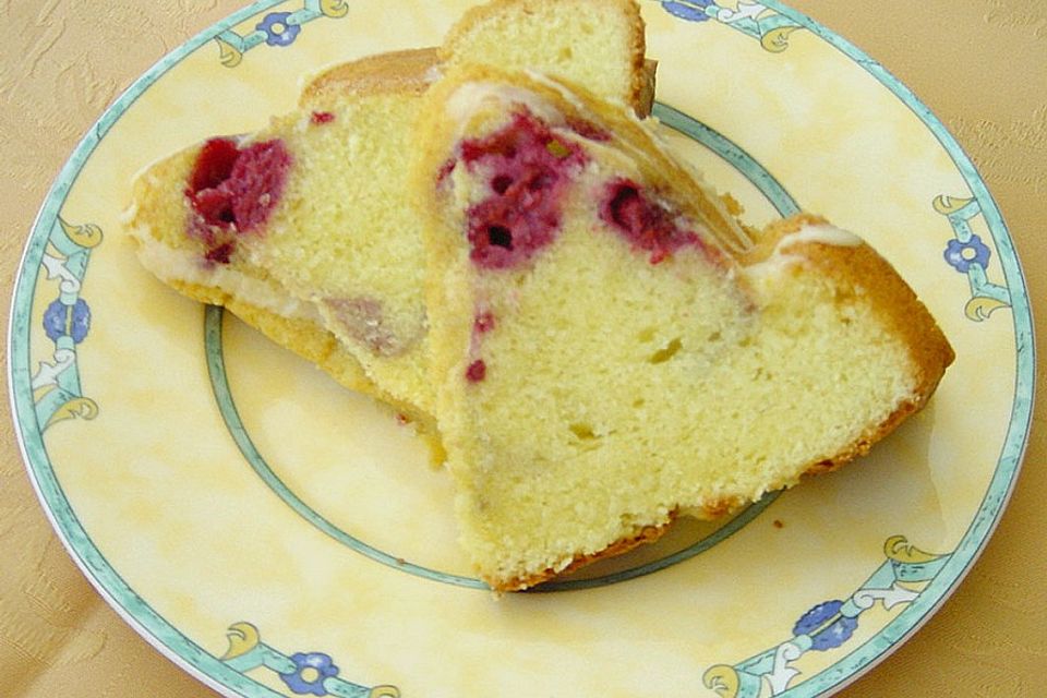 Himbeer - Sandkuchen mit Eierlikörguss