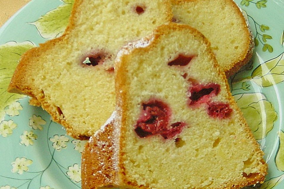 Himbeer - Sandkuchen mit Eierlikörguss