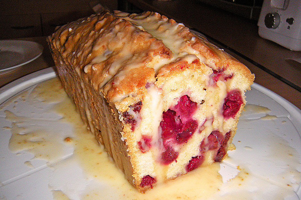 Himbeer - Sandkuchen mit Eierlikörguss