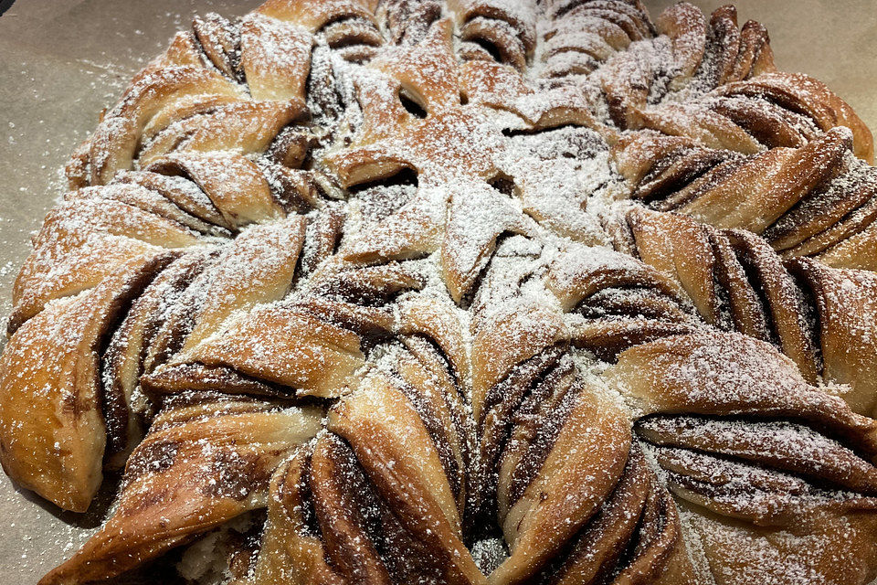 Nutella-Blume aus Brioche