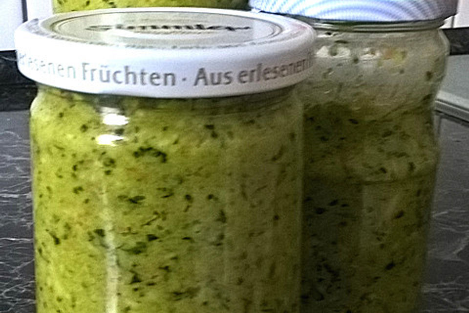 Grüne Würzpaste mit Ingwer