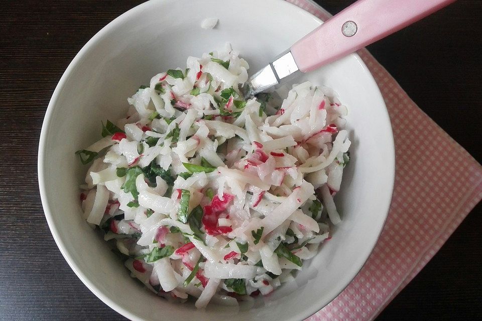 Kohlrabi-Radieschen-Salat