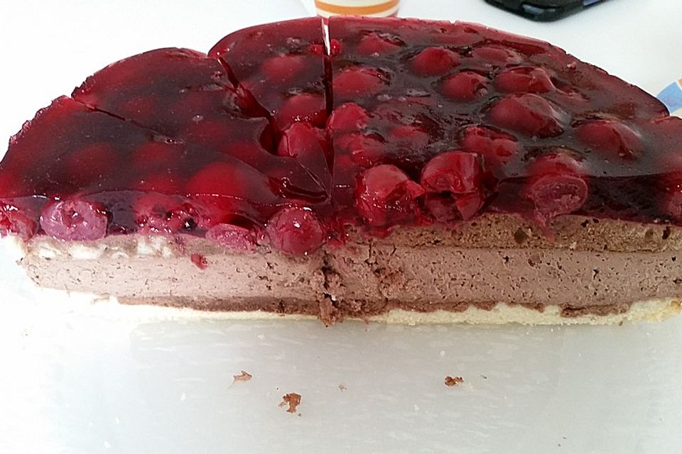 Nougat-Kirsch-Torte