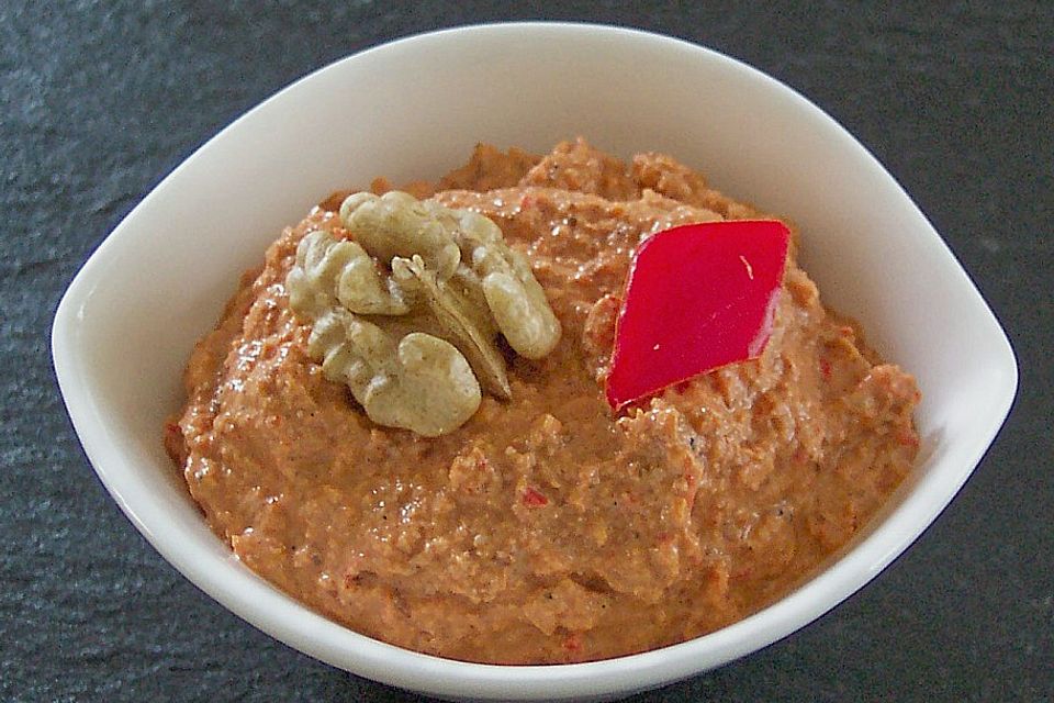 Paprika - Walnuss - Paste