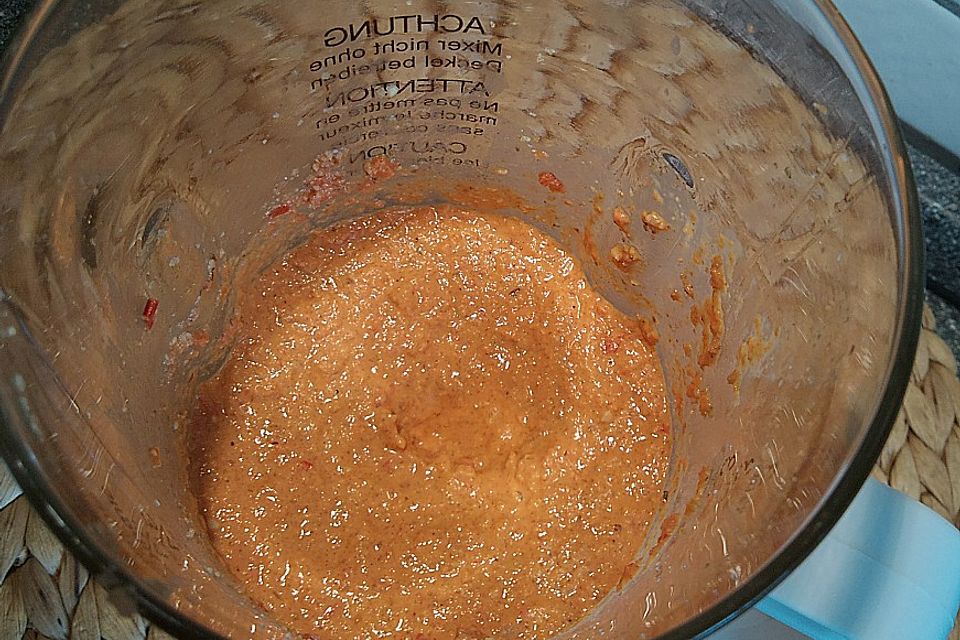 Paprika - Walnuss - Paste