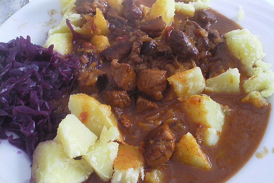 Gulasch mit Kartoffeln