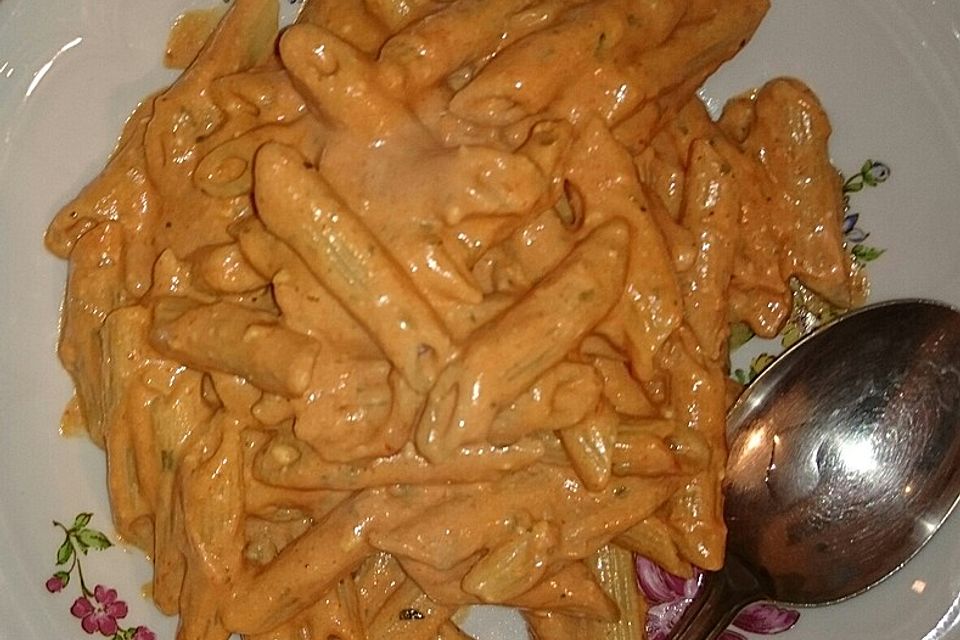 Penne mit einer Schafskäsesauce