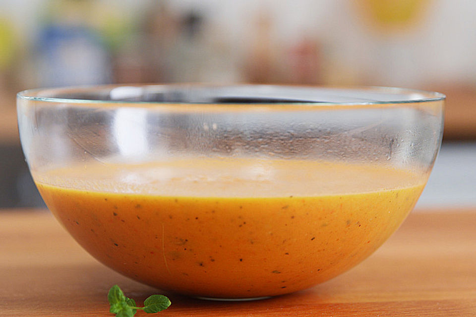 Cremig-würzige geröstete Tomatensuppe