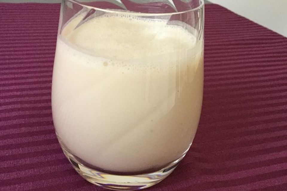 Bananenshake mit Mandelmilch