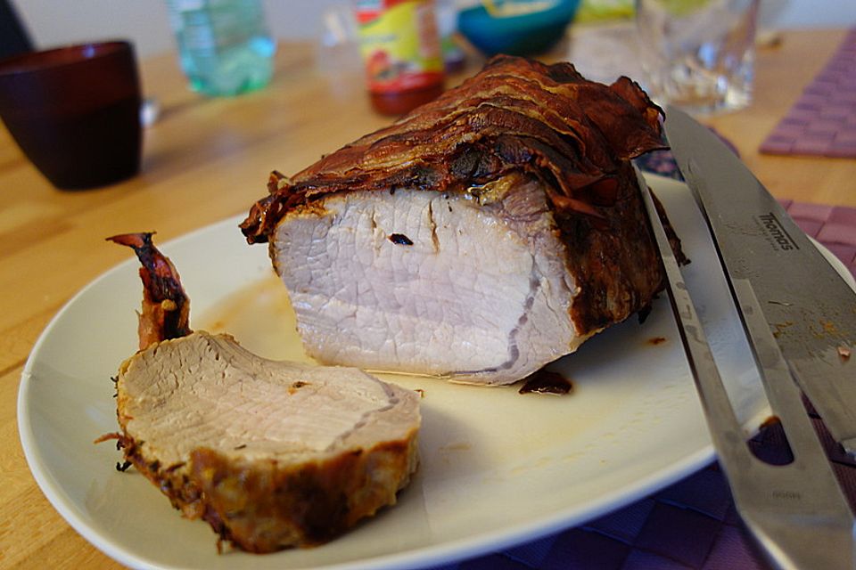 Schweinebraten im Salzbett