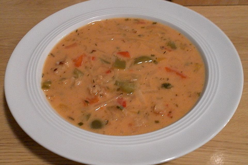 Pikante Gyrossuppe mit Sojageschnetzeltem