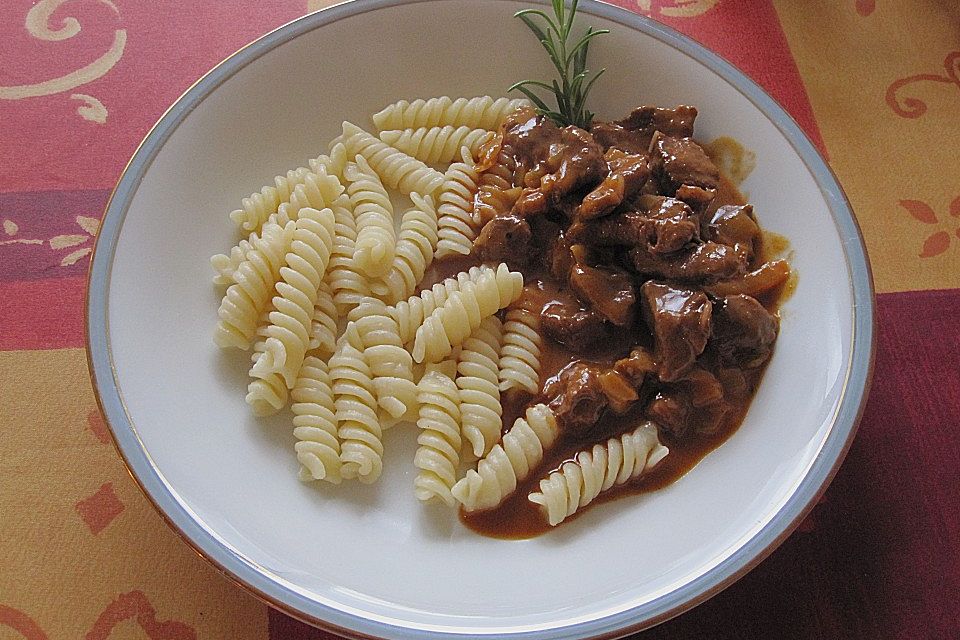 Lammgulasch mit Aceto Balsamico