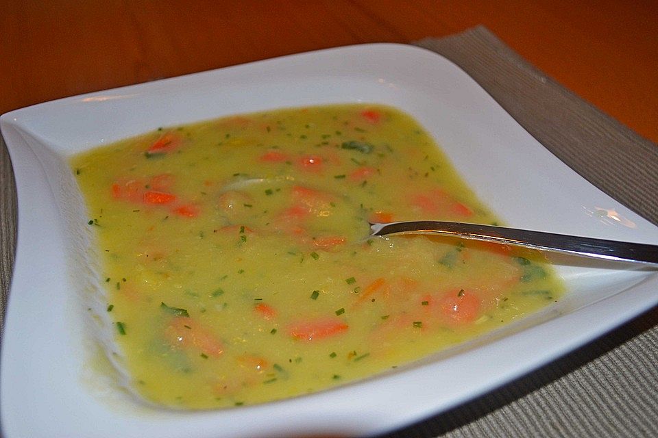 Kartoffel - Lauchcremesuppe mit Karotteneinlage