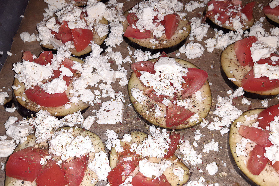 Aubergine, überbacken mit Feta