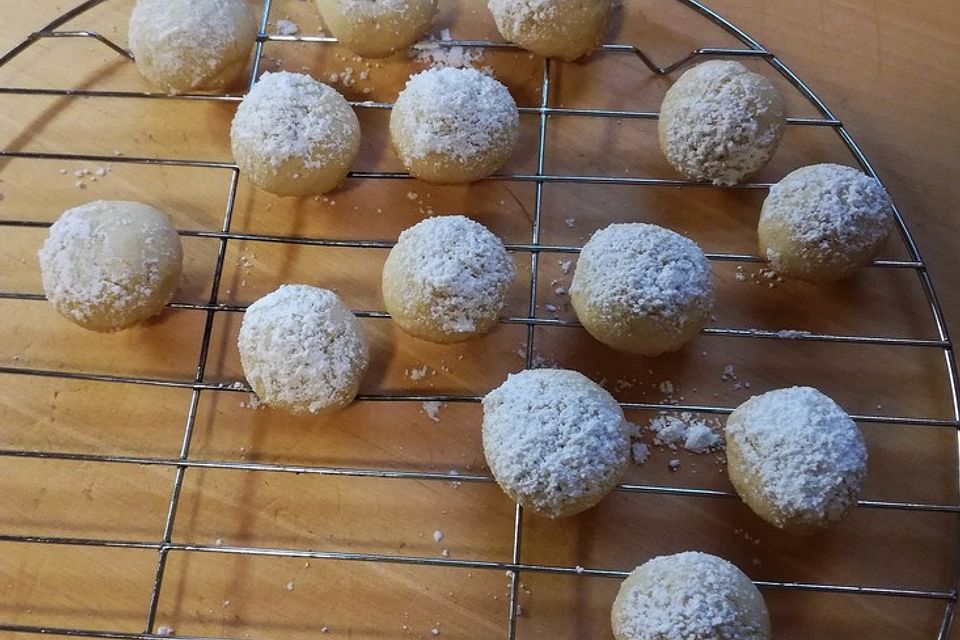 Cashew-Butter-Bällchen