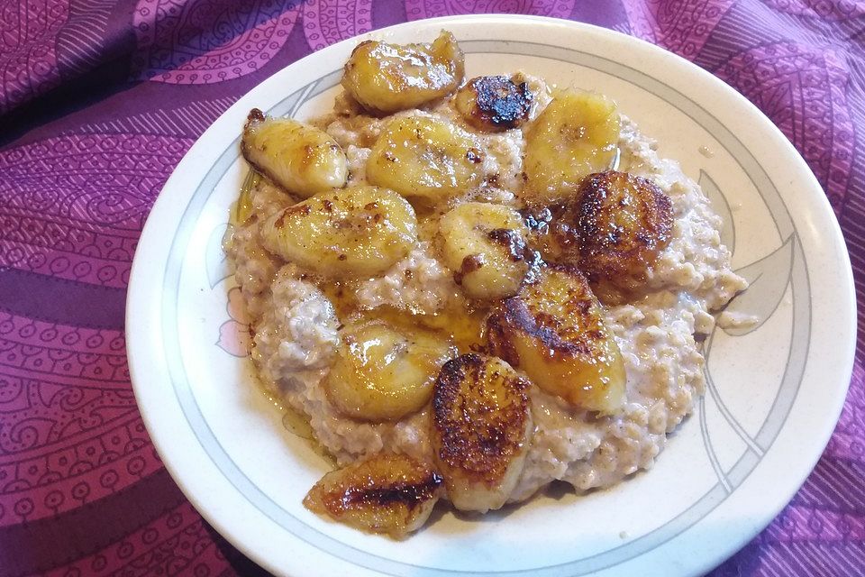 Haferbrei mit karamellisierten Bananen