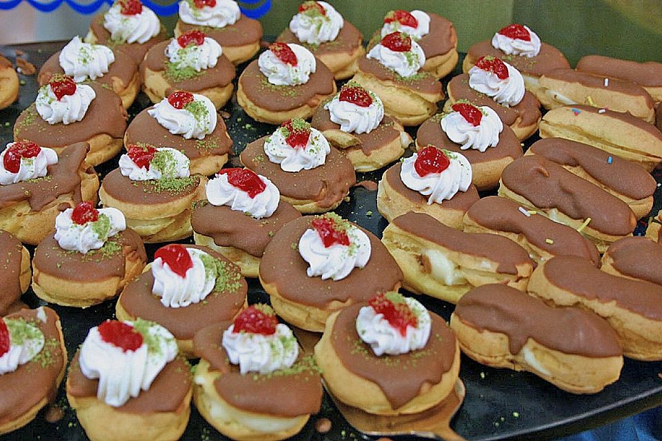 Eclairs mit Eierlikörcreme