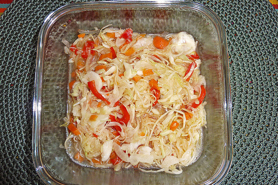 Krautsalat mit gekochter Marinade