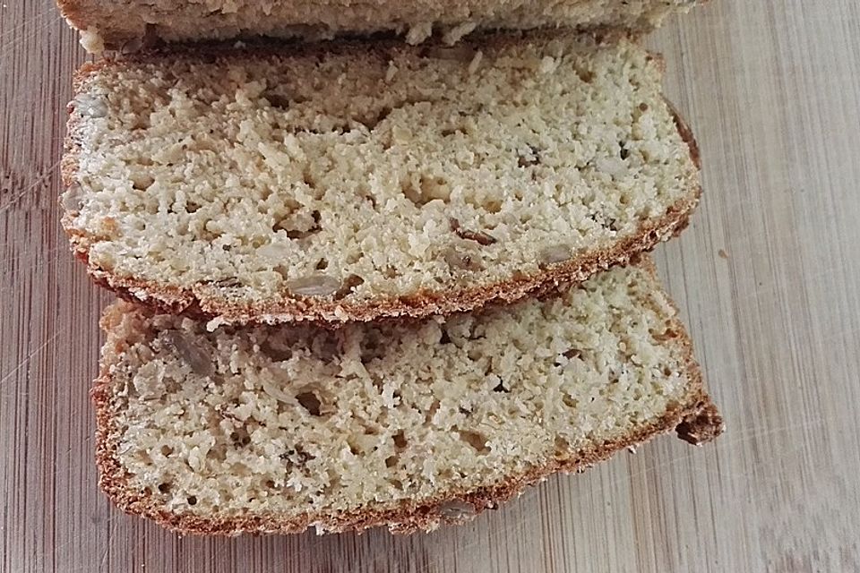 Eiweißbrot mit Kokosmehl