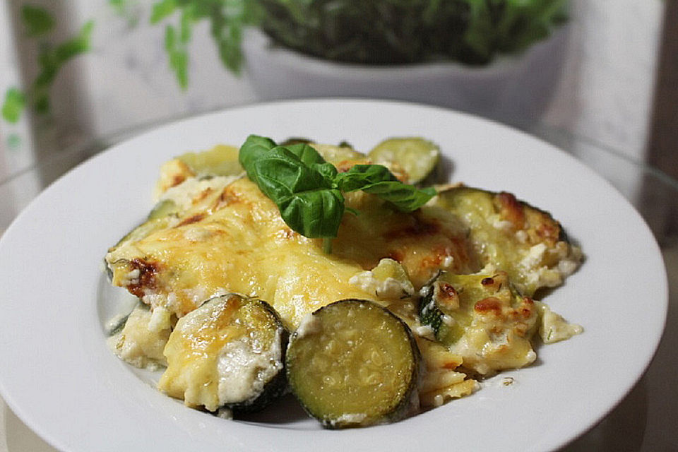 Zucchini-Auflauf mit Schafskäse