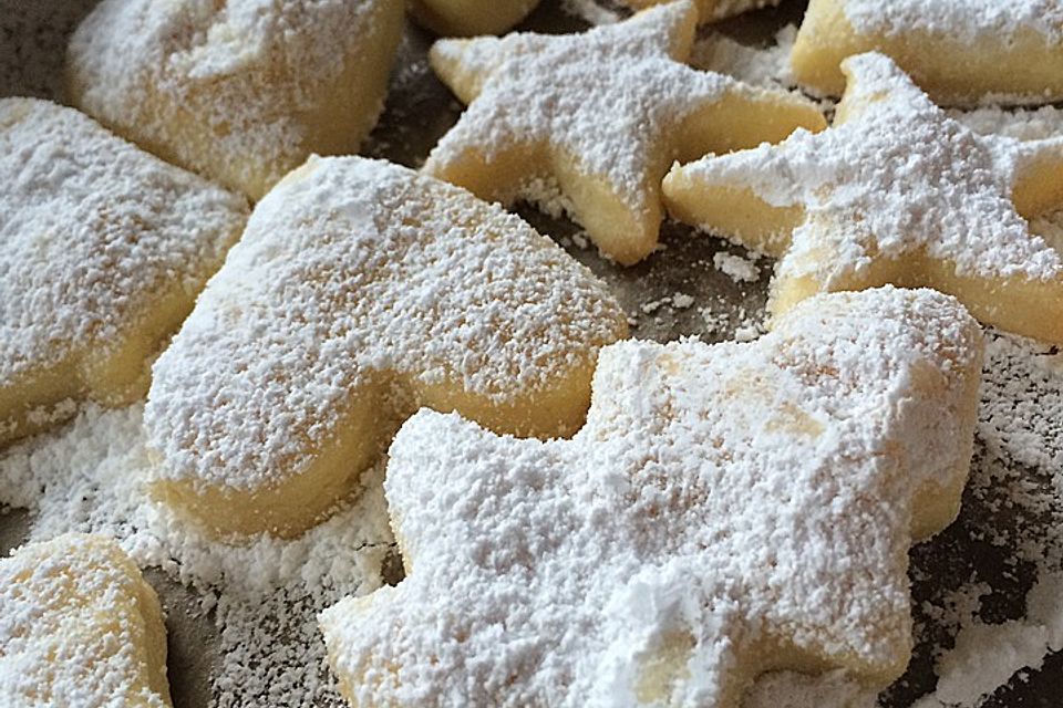 Hefeplätzchen mit Puderzucker