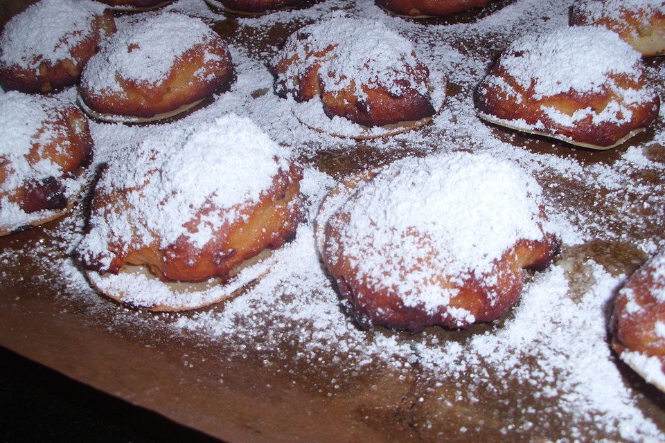 Quarkstollenkonfekt mit Marzipanfüllung