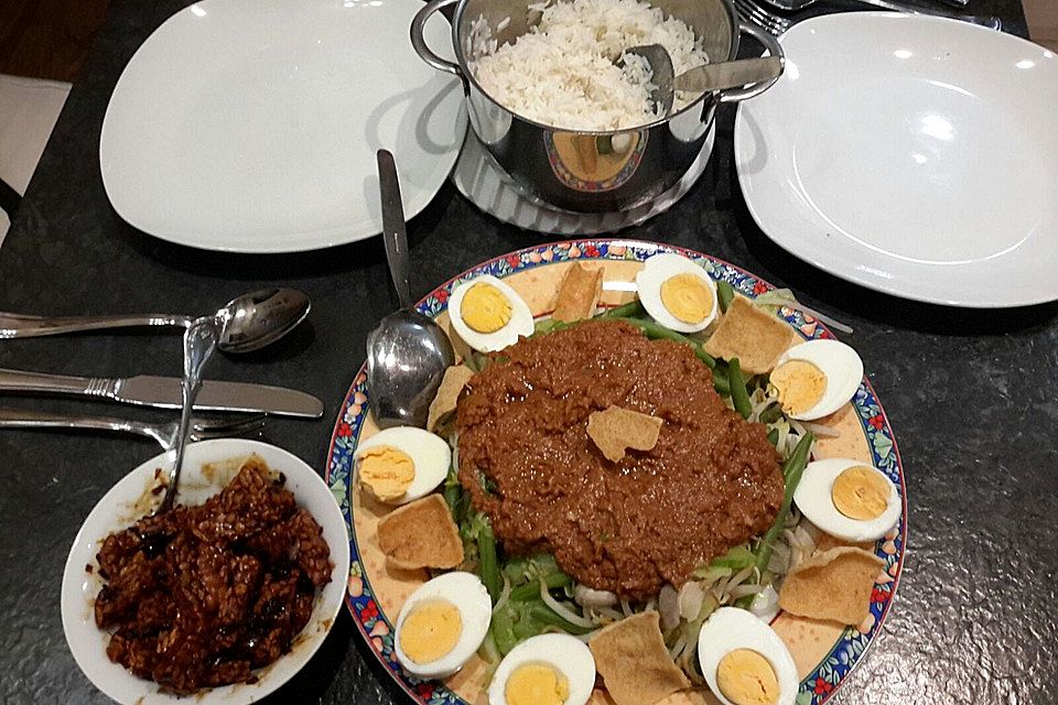 Gado Gado mit Tempeh