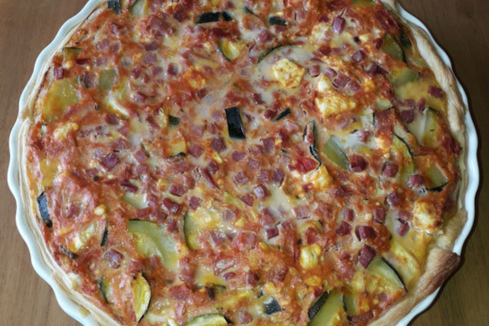 Zucchiniquiche mit Schafskäse