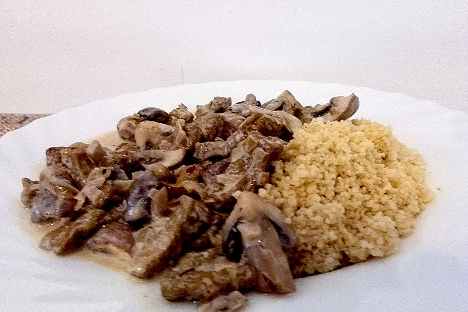 Seitan-Champignonpfanne mit Couscous