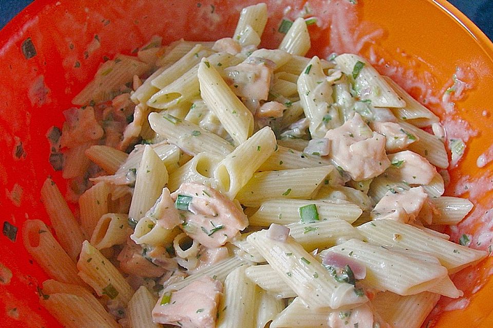 Penne mit cremiger Lachssauce