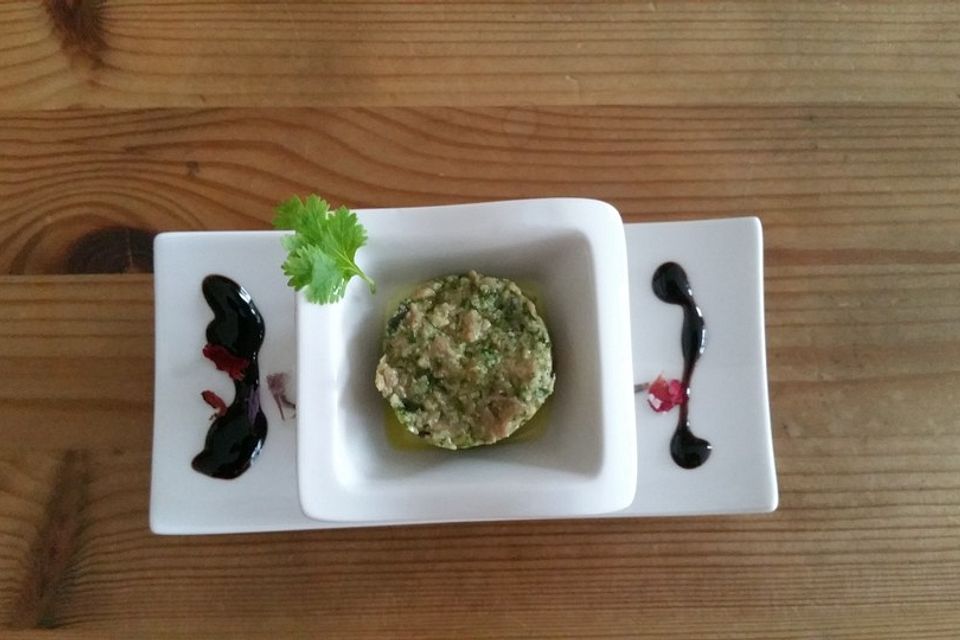 Thunfischtatar mit Korianderpesto