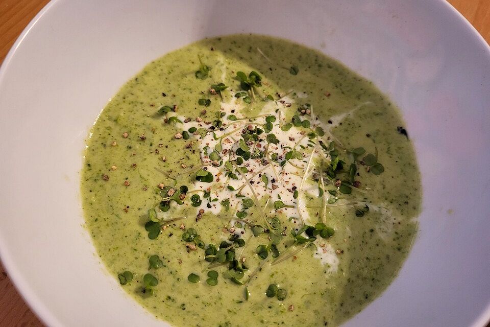 Brokkoli-Blauschimmelkäse-Suppe