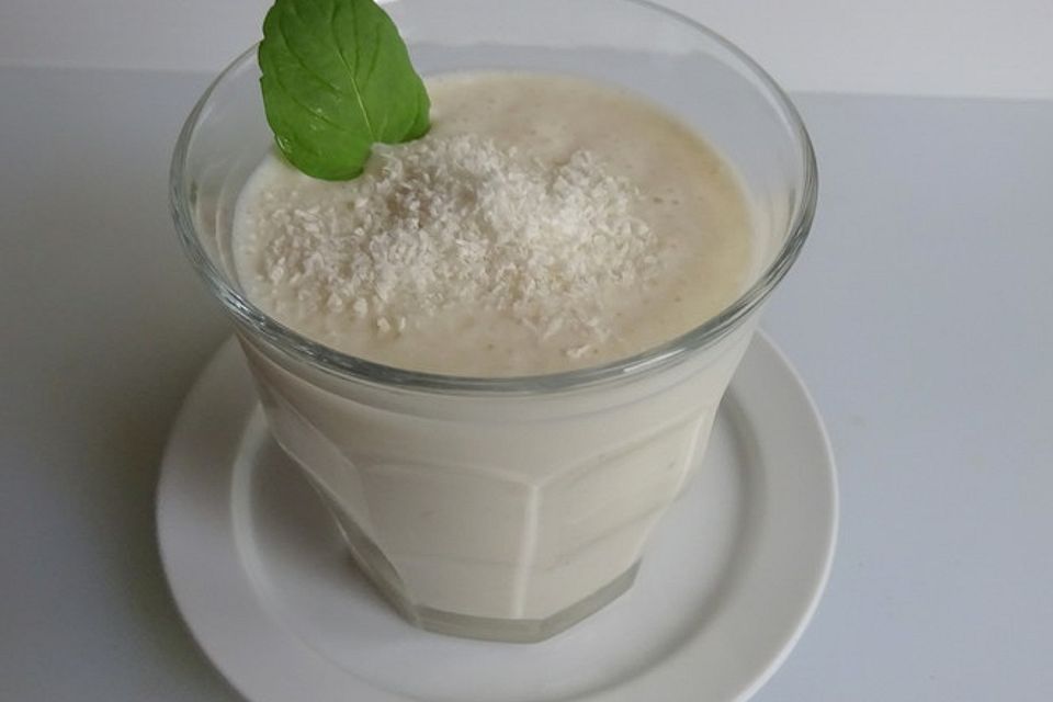 Bananentrinkjoghurt mit Nüssen