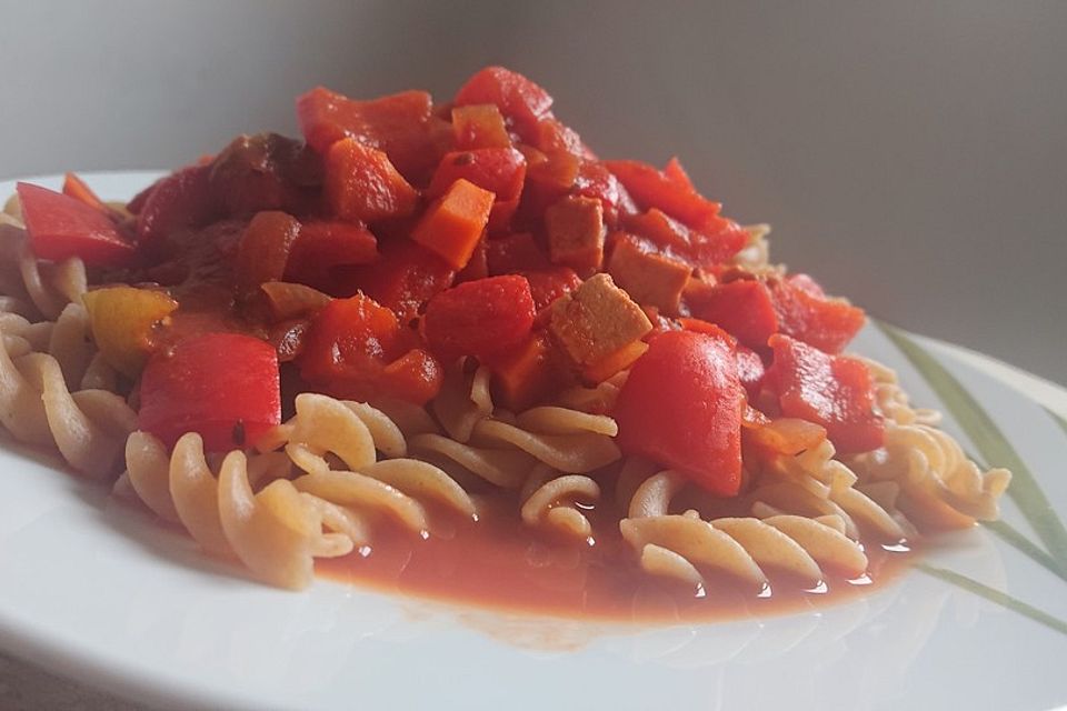 Paprika-Gulasch vegan