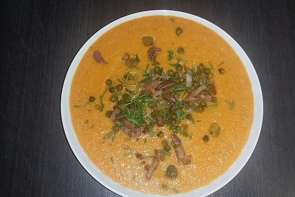 Tomaten-Gemüsesuppe mit Ingwer