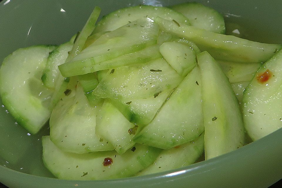 Thailändischer Gurkensalat