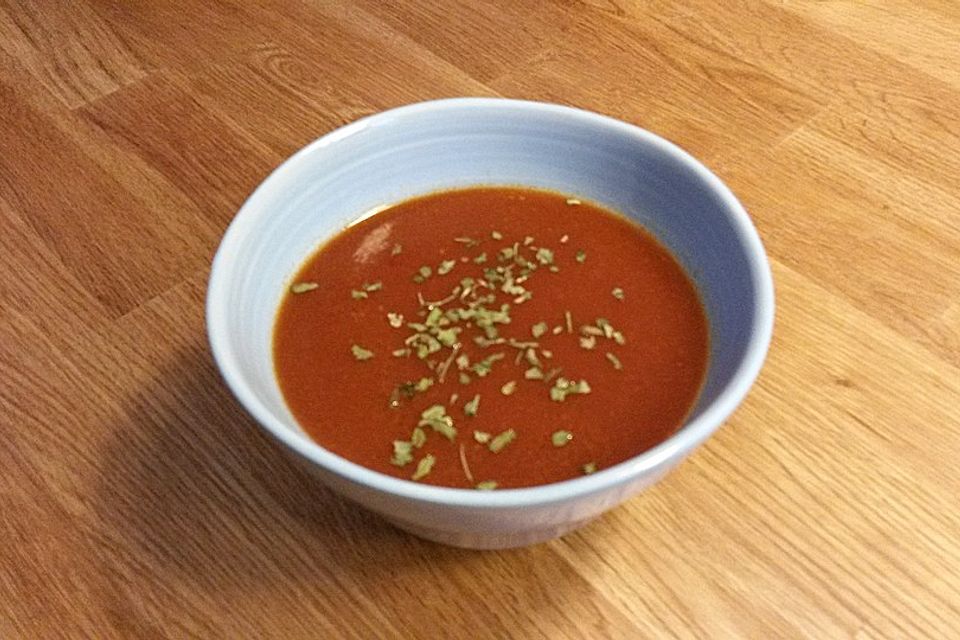 Vegane Turbo-Tomatensuppe