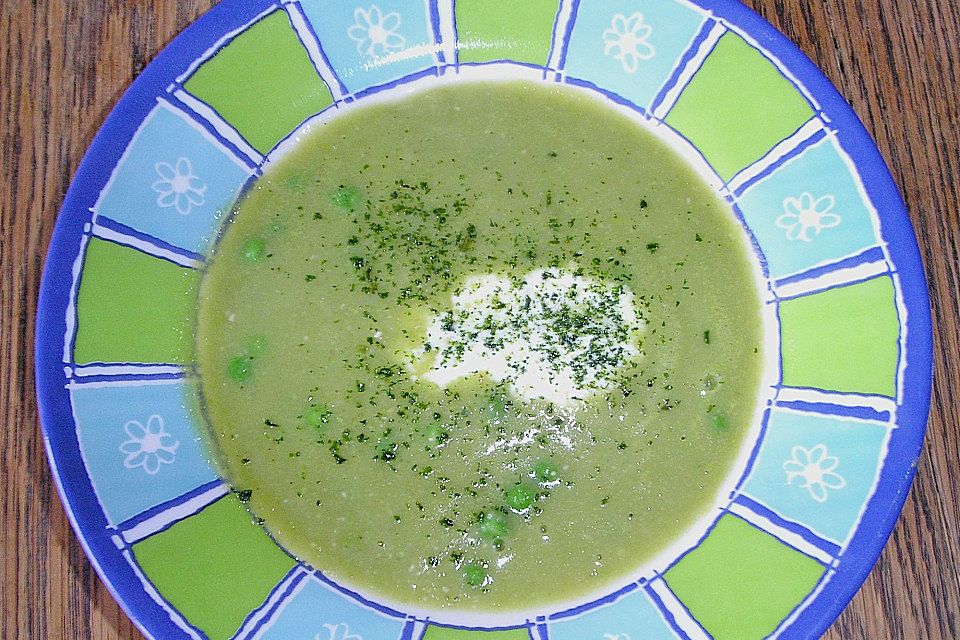 Grüne Erbsensuppe