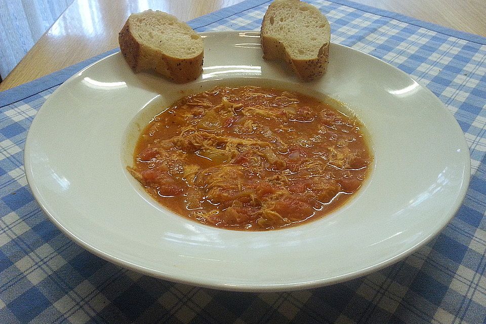 Pikante Tomaten-Hühnersuppe