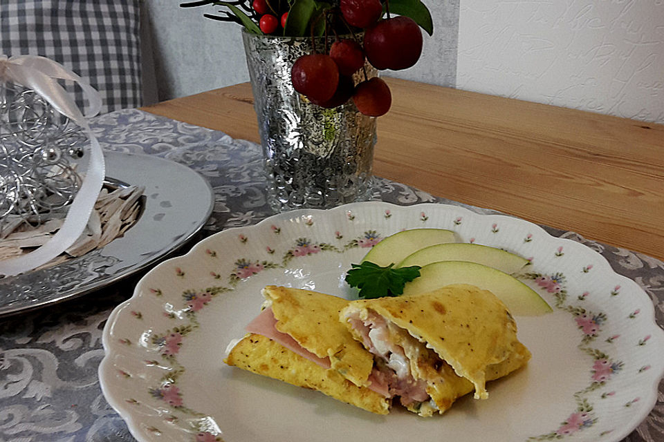 Herzhaftes Omelett mit Apfel