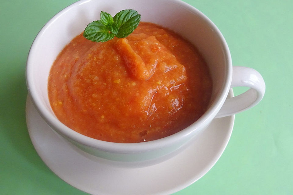 Tomaten-Pastinaken-Mango-Suppe