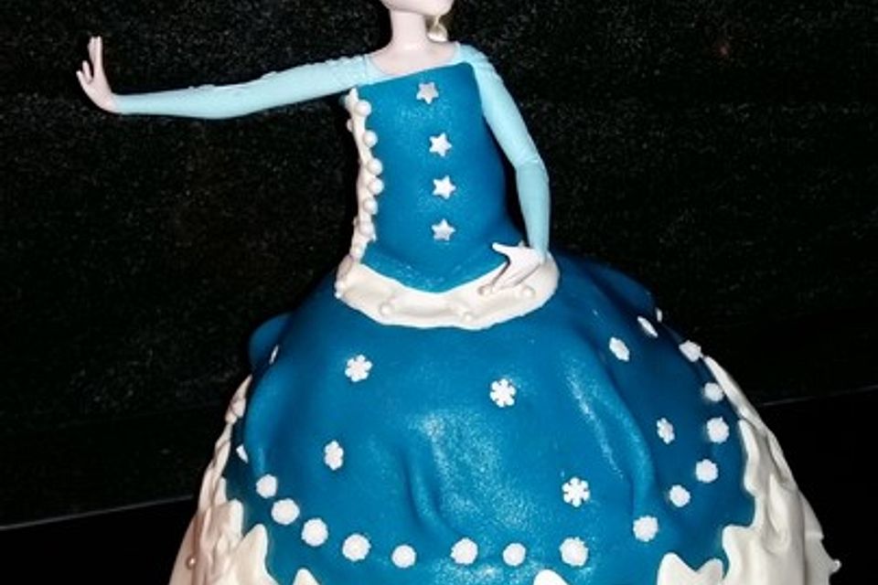 Frozen Elsa Torte