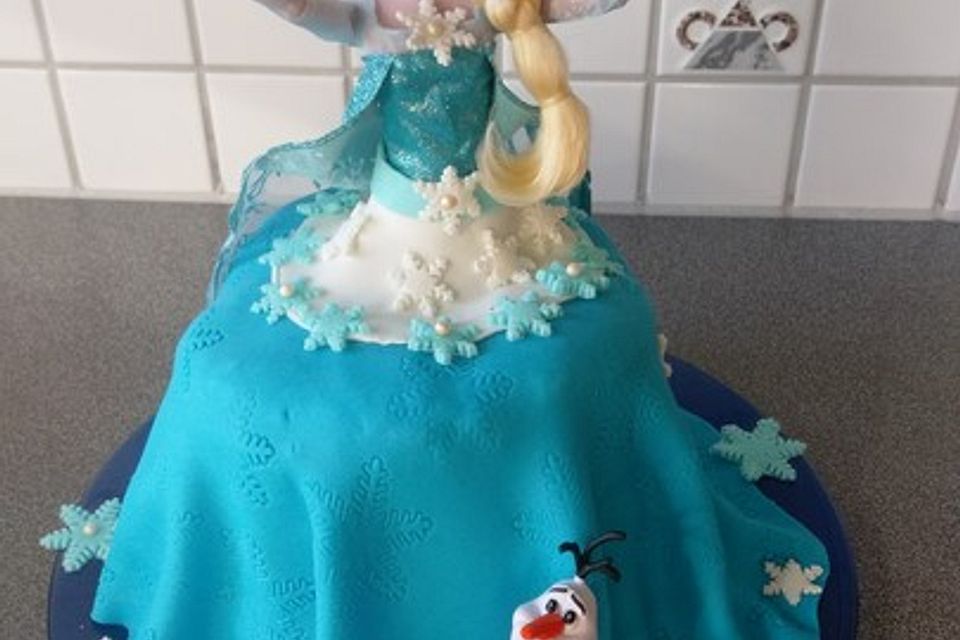 Frozen Elsa Torte