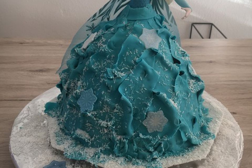 Frozen Elsa Torte