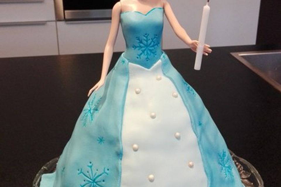 Frozen Elsa Torte