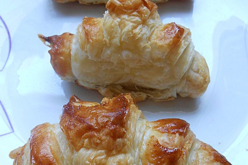 Schokoriegel-Croissant aus Blätterteig