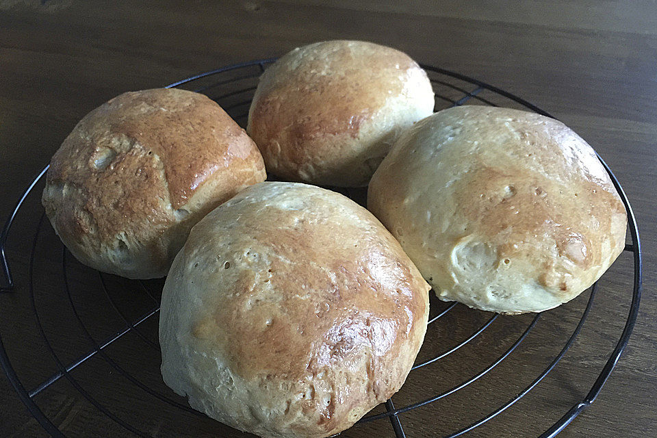 Schweizer Zopf-Brötchen