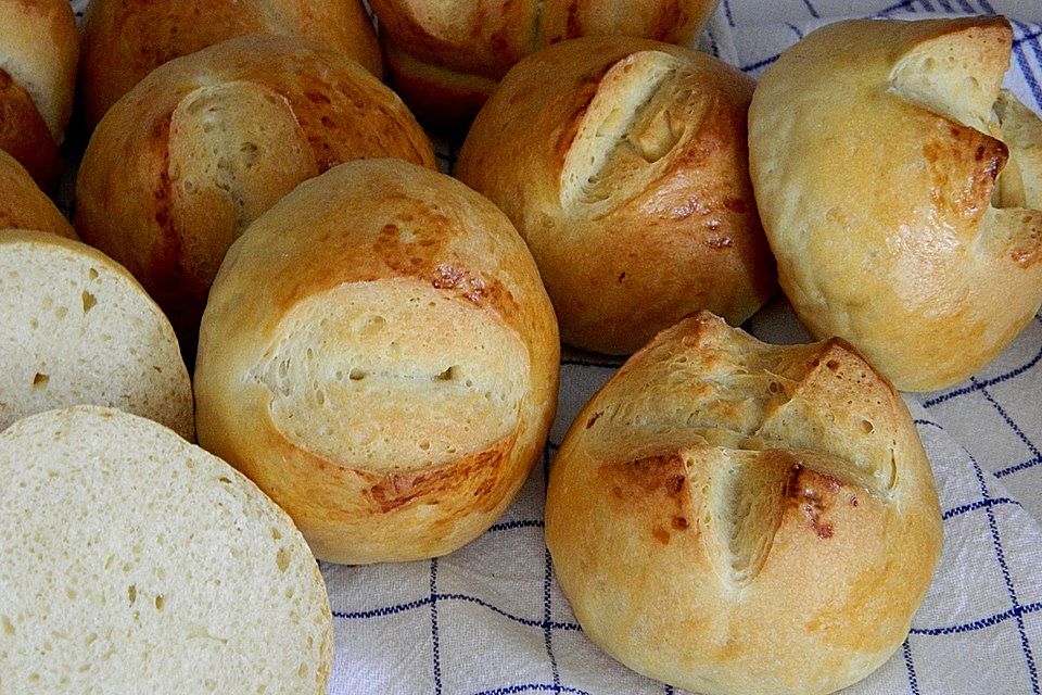 Schweizer Zopf-Brötchen