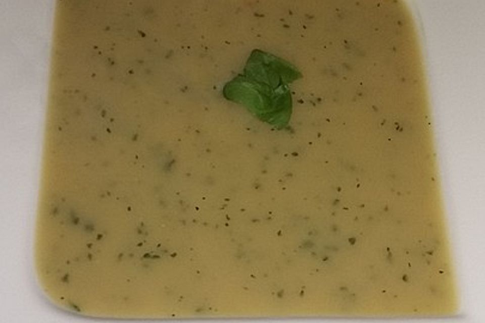 Kohlrabi-Petersilien-Suppe